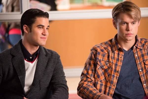Glee - Bez šatů (S04E12) (2013)