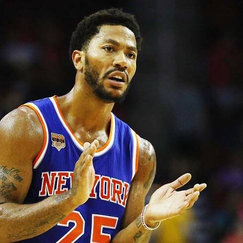 Watch: Derrick Rose Incredible Fastbreak Layup Beats Buzzer