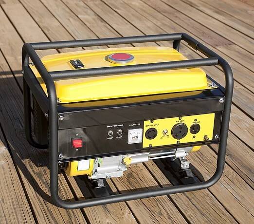 4 kW benzínový generátor je dostatečný k zajištění nepřerušené dodávky elektřiny v zemi
