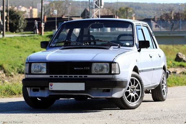 1988 Škoda 136 GL, 746 1.3 benzín 51 kW 102 Nm