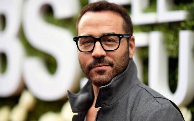 Jeremy Piven’s Fashion Transformation In Photos
