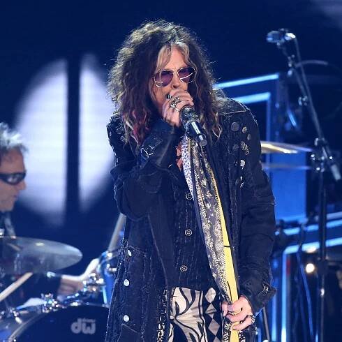 Steven Tyler enters treatment, Aerosmith cancels shows