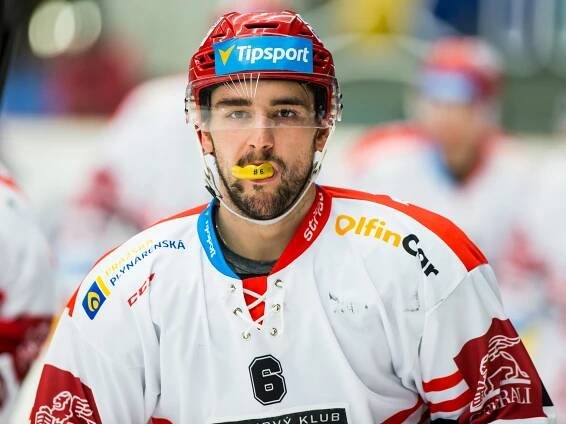Mountfield HK, a.s. | Fotogalerie | Hráč | Lukáš Cingel