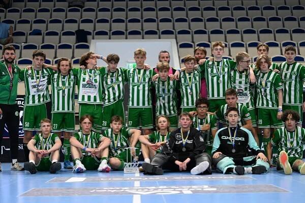 Mládež FbŠ Bohemians na turnaji ve Švédsku - Florbalová škola Bohemians