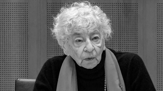 Ruth Weiss im Landtag von Nordrhein-Westfalen. 