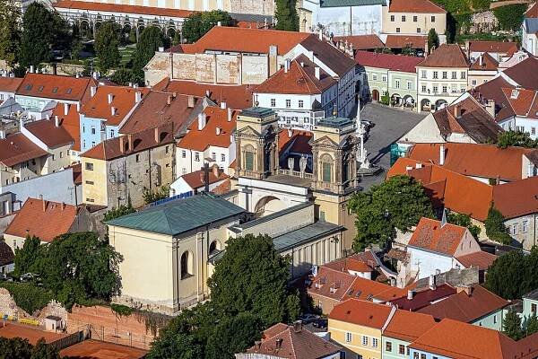 Soubor:Mikulov Ditrichštejnská hrobka 1.jpg – Wikipedie