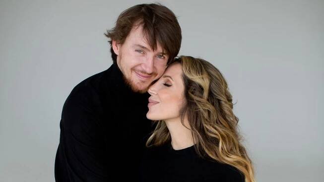 Porod už je na spadnutí. Olga Lounová ale ještě stihla nafotit těhotenské snímky s přítelem Janem - Super.cz