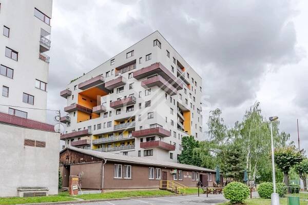 Prodej bytu 1+kk - 38 m⊃2; + předzahrádka 29 m⊃2;, Na Slatince, Praha 10 - Záběhlice | Nyxus reality s.r.o.