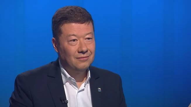 Pokud dojde k mému vydání, neustoupím, řekl Okamura. Pospíšil si za oznámením stojí