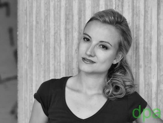vanessa-eichholz-red-portrait-02