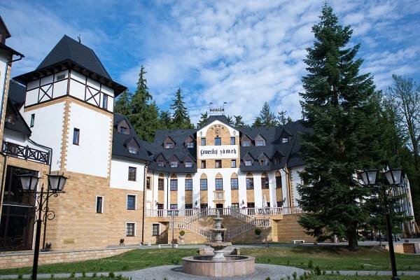 Spa & Wellness Zámek Lužec - Česká republika, Západní Čechy, Lužec u Karlových Varů