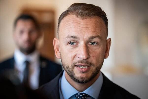 Rok Šutaja Eštoka na čele Hlasu: Stratil tretinu voličov, ministerstvo a padá ďalej