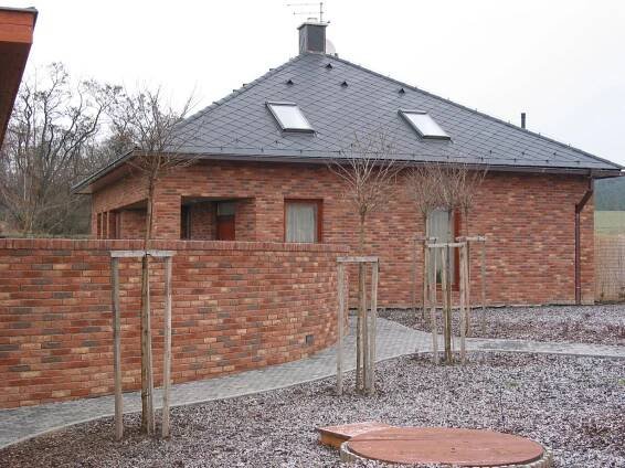 Galerie realizací rodinných domů z našich lícových cihel a obkladových pásků - BRICKLAND