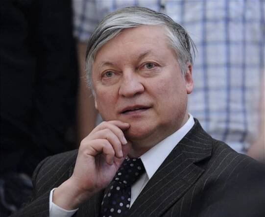 Do Lidic přijel šachista Karpov Šéf památníku jej vítal jako Kasparova