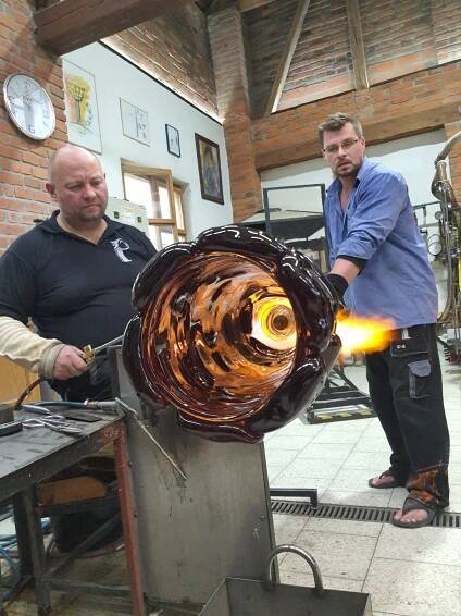 Sklárna Pačinek Glass v Kunraticích u Cvikova – tip na výlet | Vyletnik.cz