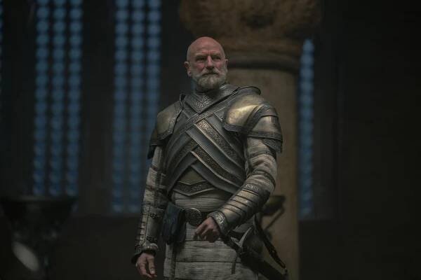 Graham McTavish, představitel velitele královské hlídky sera Harrolda Westerlinga, prozradil, že 2. řada Rodu draka nabídne více ake ve stylu Hry o trůny.