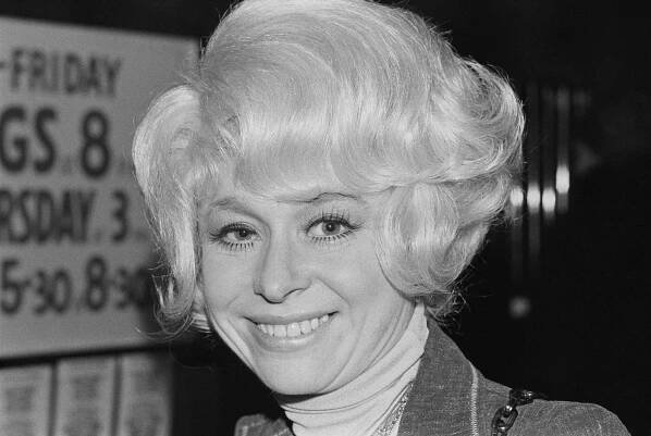 Barbara Windsor And Her Husband Ronnie Knight Arriving At Heathrow Airport From Australia, 1981.