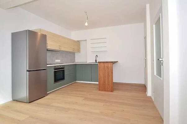 Bez provize, pronájem bytu 2+kk, 41m2, Praha 3 - Vinohrady - EVROPA realitní kancelář