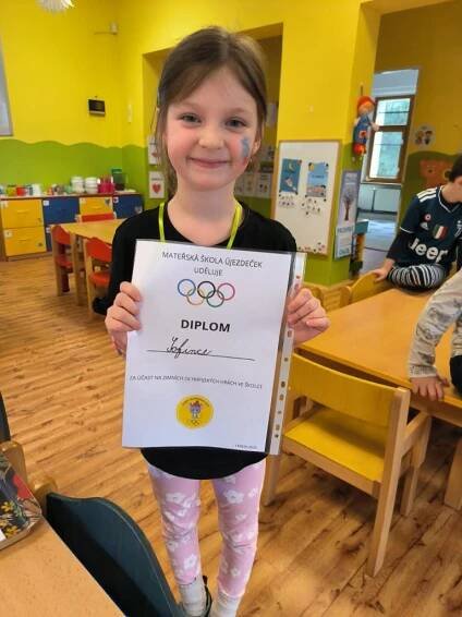 Zimní olympiáda ve školce - Oficiální stránky MŠ Újezdeček