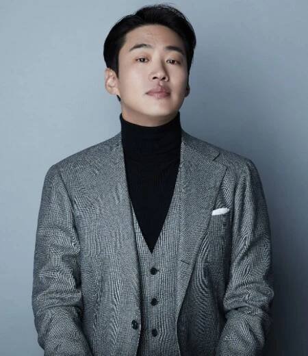 Ahn Jae-Hong-1986-p1.jpg