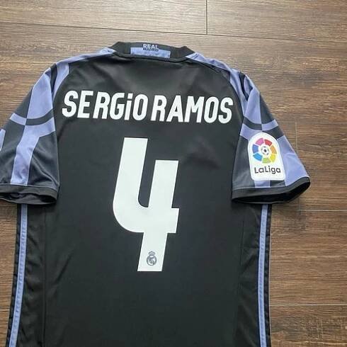 Dres Real Madrid Sergio Ramos 2016 17 třetí La Liga velikost S - Obrázek 5 z 8