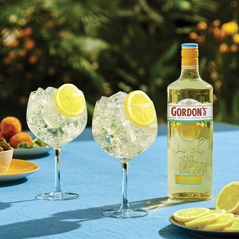 Gordons uvadí na trh nový, delikátní a šťavnatý gin s tóny sicilských citrónů!