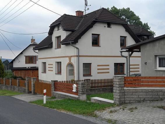 Soubor:Hradec-Nová Ves G. Rodinný dům.jpg