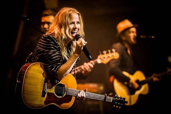 Ilse DeLange - Set Vexy