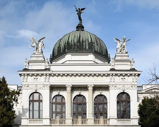 Muzeum císaře Františka Josefa I. pro umění a řemesla, nyní hlavní výstavní budova Slezského zemského muzea | Objekty