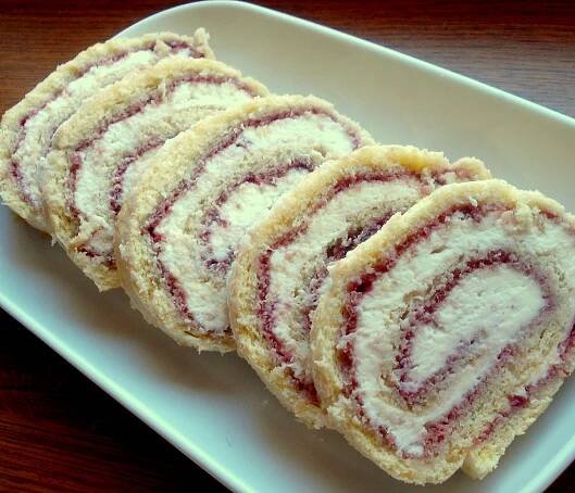 Recept: Piškotová roláda s krémem z mascarpone