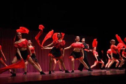 Taneční klub CrossDance učinil další umělecký krok vystoupením Roztančená Carmen