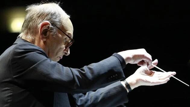 Skladatel filmové hudby Ennio Morricone vystoupil 9. února 2014 v pražské O2 aréně.