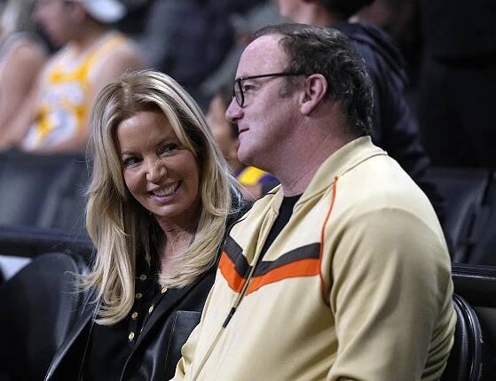 Lakers owner Jeanie Buss and Jay Mohr attend a Lakers-Trail Blazers game at Crypto.com Arena on Nov. 30, 2022 in Los Angeles, California.