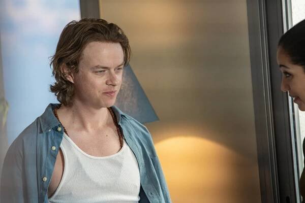 Nula nula nula - Famiglia - Z filmu - Dane DeHaan, Nabiha Akkari