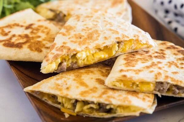 Breakfast Quesadilla - Easy, Cheesy Breakfast Quesadilla Recipe!