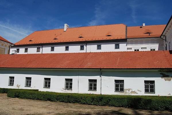Zámek Vlašim - otevírací doba, akce, ubytování, prohlídky, vstupné, foto, počasí