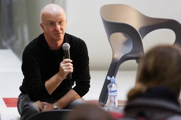DESIGNBLOK 2010: Světelný designér Nick Moran oslnil nejen světlem - TOPZINE.cz