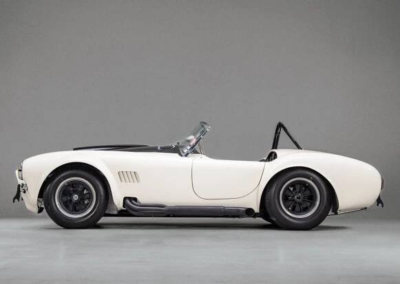 Nejvýznamnější a nejdražší Shelby Cobra? Závodní verze s příběhem jde v březnu do aukce