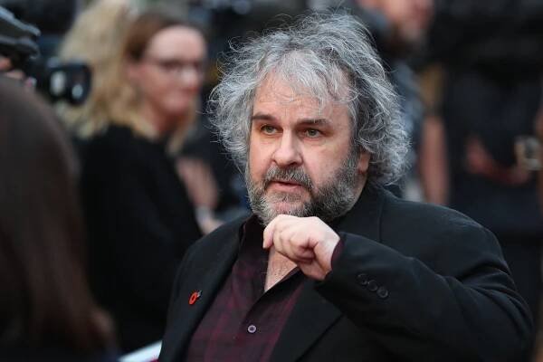 Peter Jackson Not Retired From Movies, Trying to De-Extinct Moa Bird