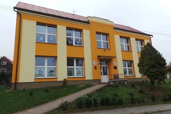 ZŠ a MŠ Stružinec foto 1