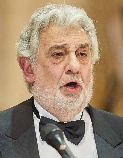 File:Concierto de Plácido Domingo (cropped).jpg - Wikimedia Commons