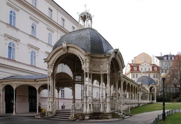Soubor:Karlovy Vary Sadová kolonáda.jpg – Wikipedie