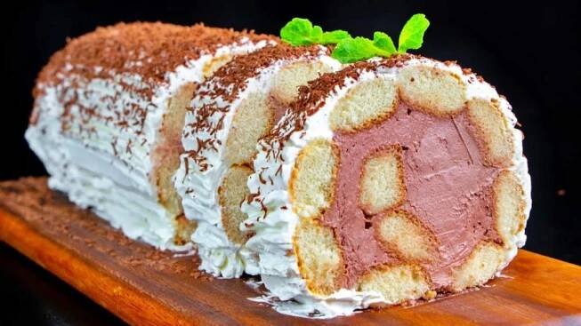 Nepečená roláda z cukrářských piškotů s Nutella krémem