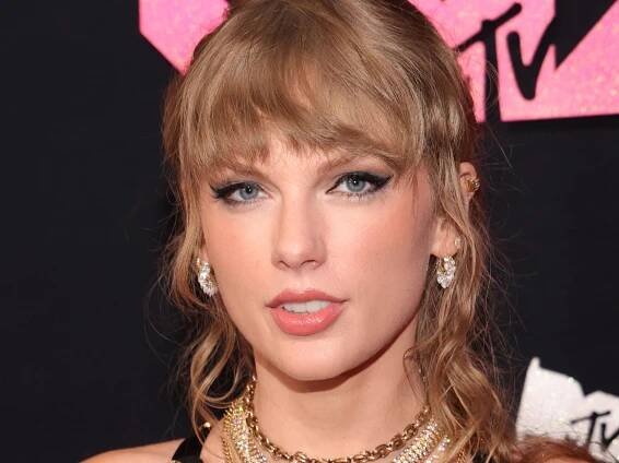 Taylor Swift’s Romantic VMAs Look Was Topped Off With an Unexpected Updo — See Photos
