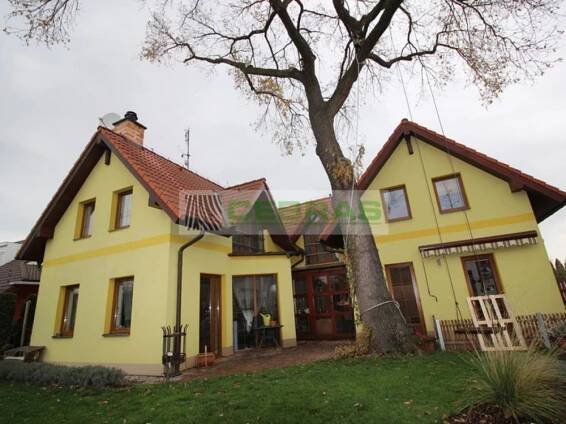 Prodej domu, Rodinný, 215 m 2