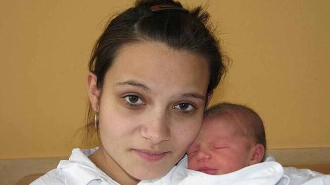 Monika Horváthová, porodila v ústecké porodnici dne 20. 12. 2010 (5.48) dceru Natálku (48 cm, 2,8 kg).