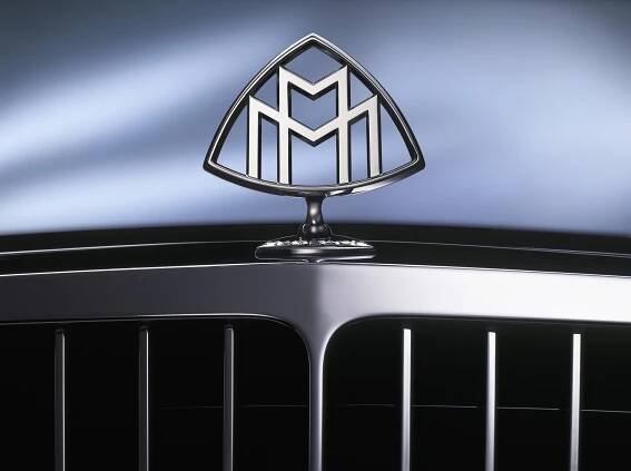 Měl být německým Rolls-Roycem, sny o zástupu fanoušků se ovšem rozpadly. Maybach před válkou ukazoval, co je to luxus