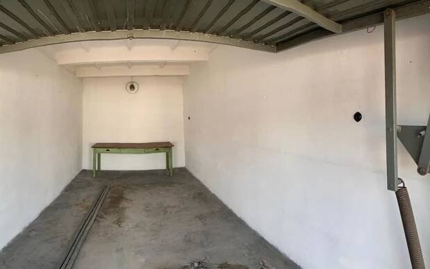 Pronájem garáž - garážní ulice hradec králové, 20 m2