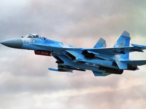 Ruská stíhačka Su-27 vypálila raketu v blízkosti letounu RC-135W Rivet Joint! Co je to za stroje?