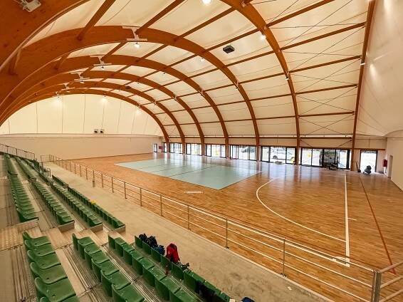 Parquet sportivi per campi da volley con certificati FIBA